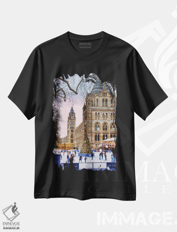 تیشرت مشکی طرح دار زمستان در لندن، دکور تعطیلات اثر فلوریان اولبرشتس | immage.ir