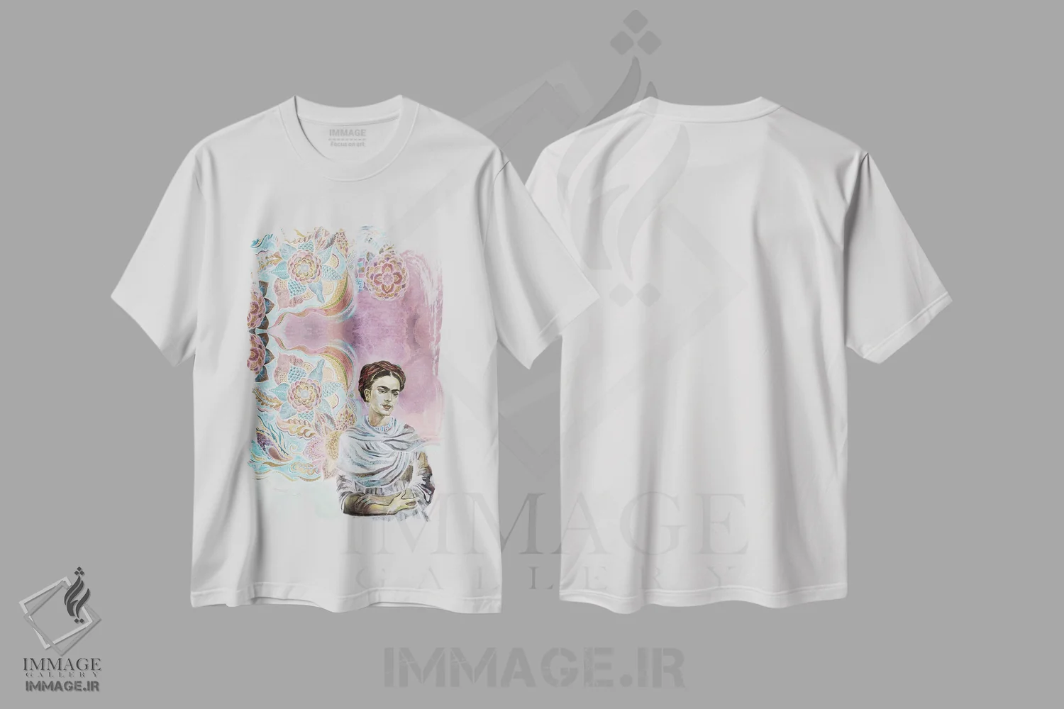 تیشرت سفید طرح دار فریدا روی پس زمینه صورتی، تزئینی اثر فانیتسا پترو | فروشگاه ایماژ