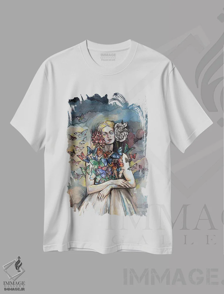 تیشرت سفید طرح دار زن پروانه ای، هنر فاخر معاصر اثر فانیتسا پترو | فروشگاه ایماژ