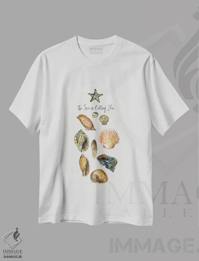 تیشرت سفید طرح دار دریا تو را می خواند، دکور ساحلی اثر فانیتسا پترو | immage.ir