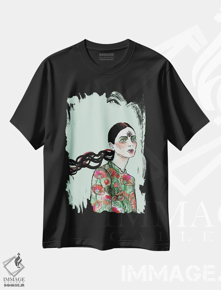 تیشرت مشکی طرح دار موهای قرمز و مشکی ۳، تزئینی اثر فانیتسا پترو | immage.ir