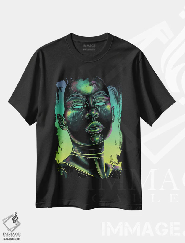 تیشرت مشکی طرح دار هولوگرافیک، هنر آمریکایی آفریقایی تبار اثر نیدیا دراز | فروشگاه ایماژ