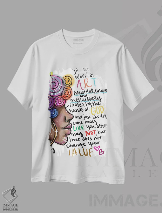 تیشرت سفید طرح دار تو شاهکاری، هنر آمریکایی آفریقایی تبار اثر نیدیا دراز | فروشگاه ایماژ