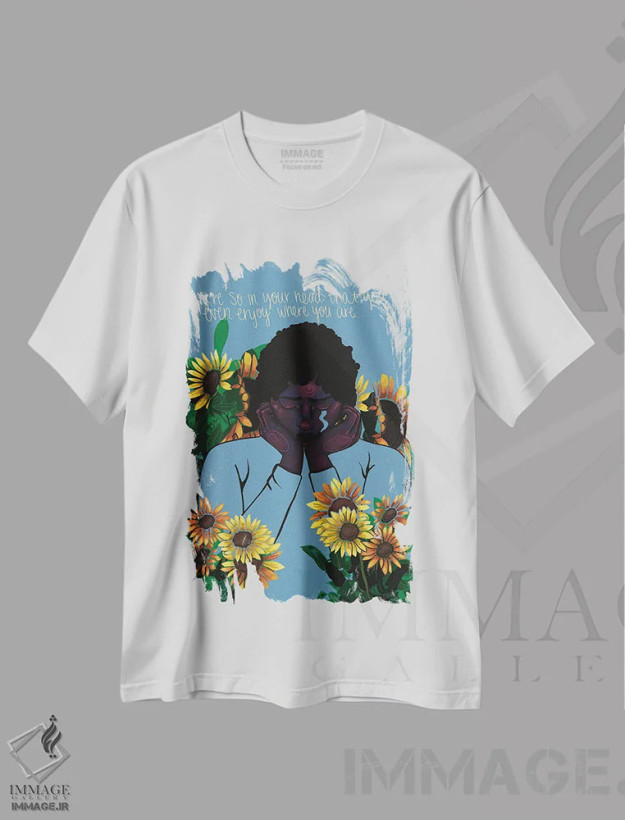 تیشرت سفید طرح دار "در ذهنت"، هنر دیجیتال اثر نیدیا دراز | فروشگاه ایماژ
