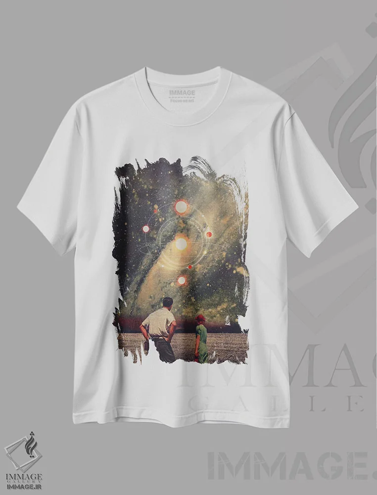 تیشرت سفید طرح دار "انفجارهای نوری در آسمان ما"، هنر فاخر معاصر اثر فرانک موس | فروشگاه ایماژ