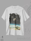 تیشرت سفید طرح دار "تابستان با احتمال برخورد شهاب سنگ"، دکوراسیون جایگزین اثر فرانک موس | فروشگاه ایماژ