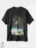تیشرت مشکی طرح دار "تابستان با احتمال برخورد شهاب سنگ"، دکوراسیون جایگزین اثر فرانک موس | immage.ir