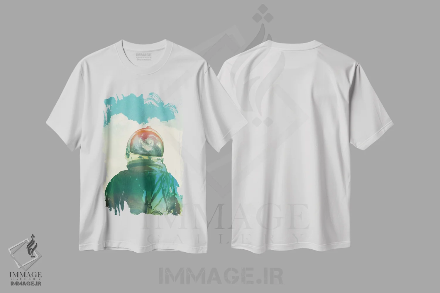 تیشرت سفید طرح دار خدا یک فضانورد است، عکاسی ترکیبی اثر فرن رودریگز | فروشگاه ایماژ