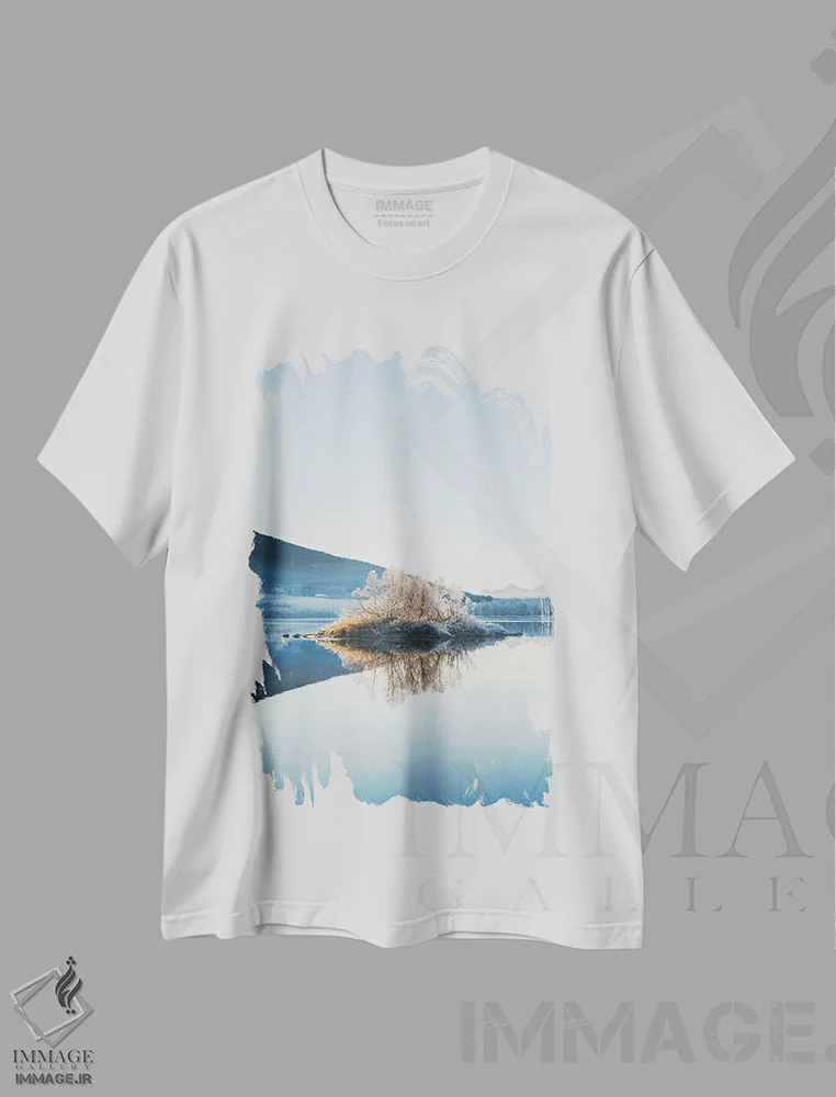 تیشرت سفید طرح دار جزیره پاییز، مدیوم اثر استفن فوس بک | immage.ir