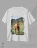تیشرت سفید طرح دار گوساله گاومیش کوهستانی، مدیوم اثر استفن فوس بک | فروشگاه ایماژ