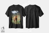 تیشرت مشکی طرح دار گوساله گاومیش کوهستانی، مدیوم اثر استفن فوس بک | immage.ir