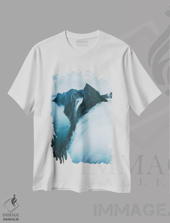 تیشرت سفید طرح دار آبشار مه آلود جزیره سنیا، نروژ، مدیوم اثر استفن فوس بک | immage.ir