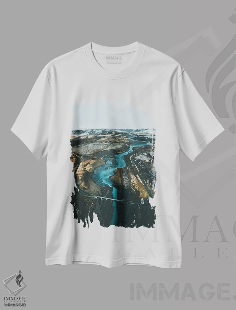 تیشرت سفید طرح دار سفر جاده ای ایسلندی، مدیوم اثر استفن فوس بک | immage.ir
