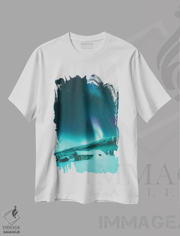 تیشرت سفید طرح دار کلبهٔ صدساله در سنیا، نروژ، دکور تعطیلات اثر استفن فوس بک | فروشگاه ایماژ