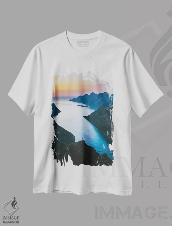 تیشرت سفید طرح دار فیوردهای سنیا، مدیوم اثر استفن فوس بک | immage.ir