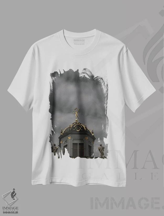 تیشرت سفید طرح دار میدان بزرگ بروکسل با جزئیات طلایی، دکوراسیون جایگزین اثر گیلیارد برسسان | فروشگاه ایماژ