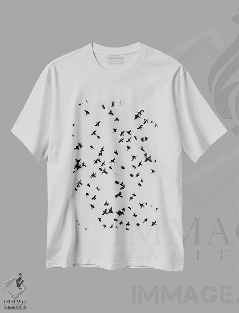 تیشرت سفید طرح دار پرستوها، مدیوم اثر گیلیارد برسسان | immage.ir