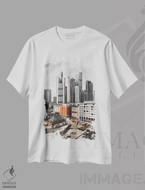 تیشرت سفید طرح دار فرانکفورت آم ماین، عکاسی با رنگ های درخشان اثر گیلیارد برسسان | فروشگاه ایماژ