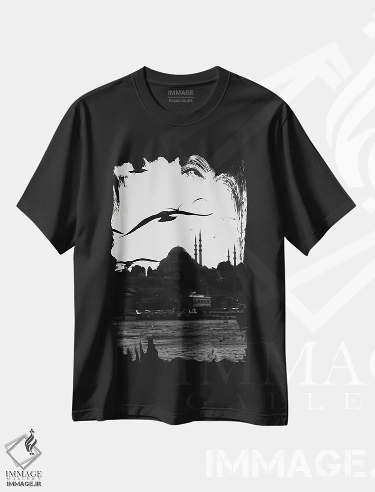 تیشرت مشکی طرح دار نمای شهر در حرکت، عکاسی سیاه و سفید اثر گیلیارد برسسان | فروشگاه ایماژ