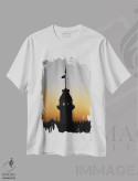تیشرت سفید طرح دار برج غروب، مدیوم اثر گیلیارد برسسان | immage.ir