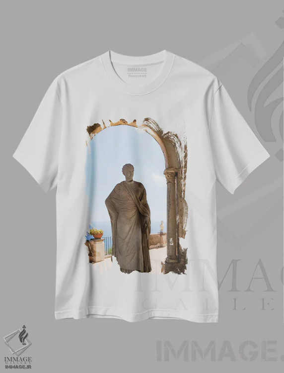 تیشرت سفید طرح دار مجسمه قدیمی کنار دریا، مدیوم اثر گیلیارد برسسان | فروشگاه ایماژ