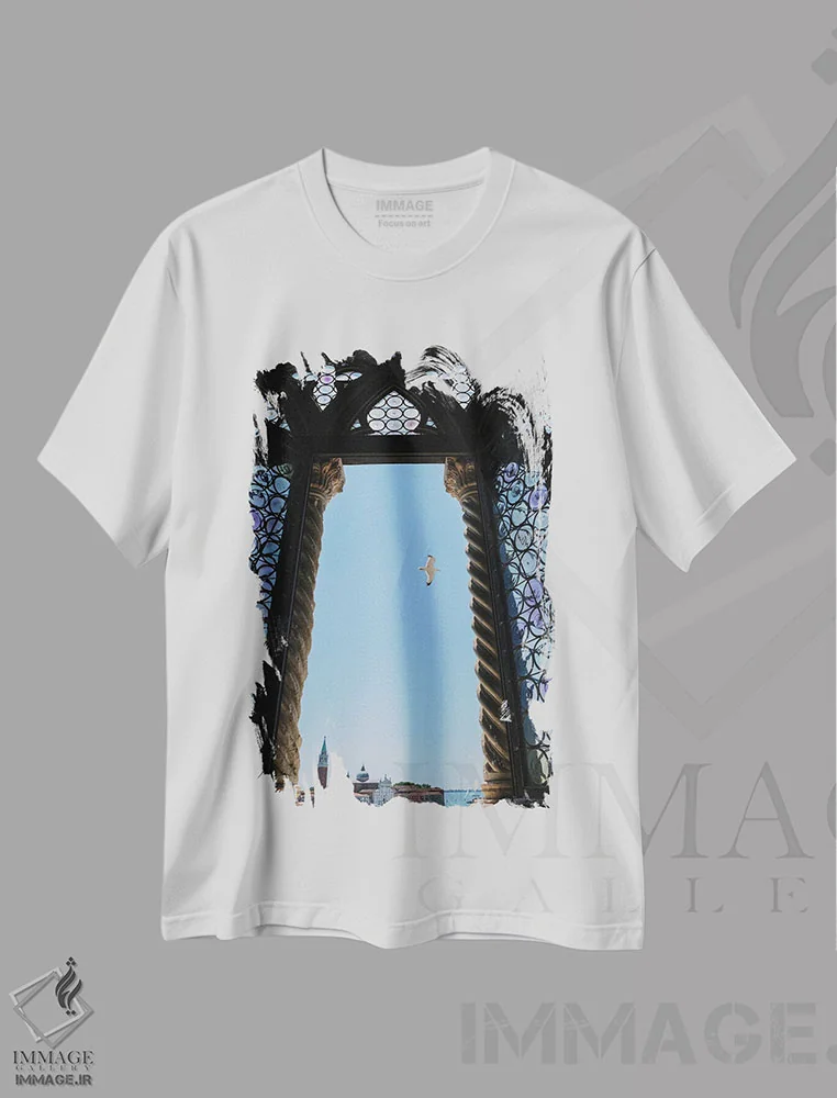 تیشرت سفید طرح دار مناظر ونیز، عکاسی ترکیبی اثر گیلیارد برسسان | immage.ir