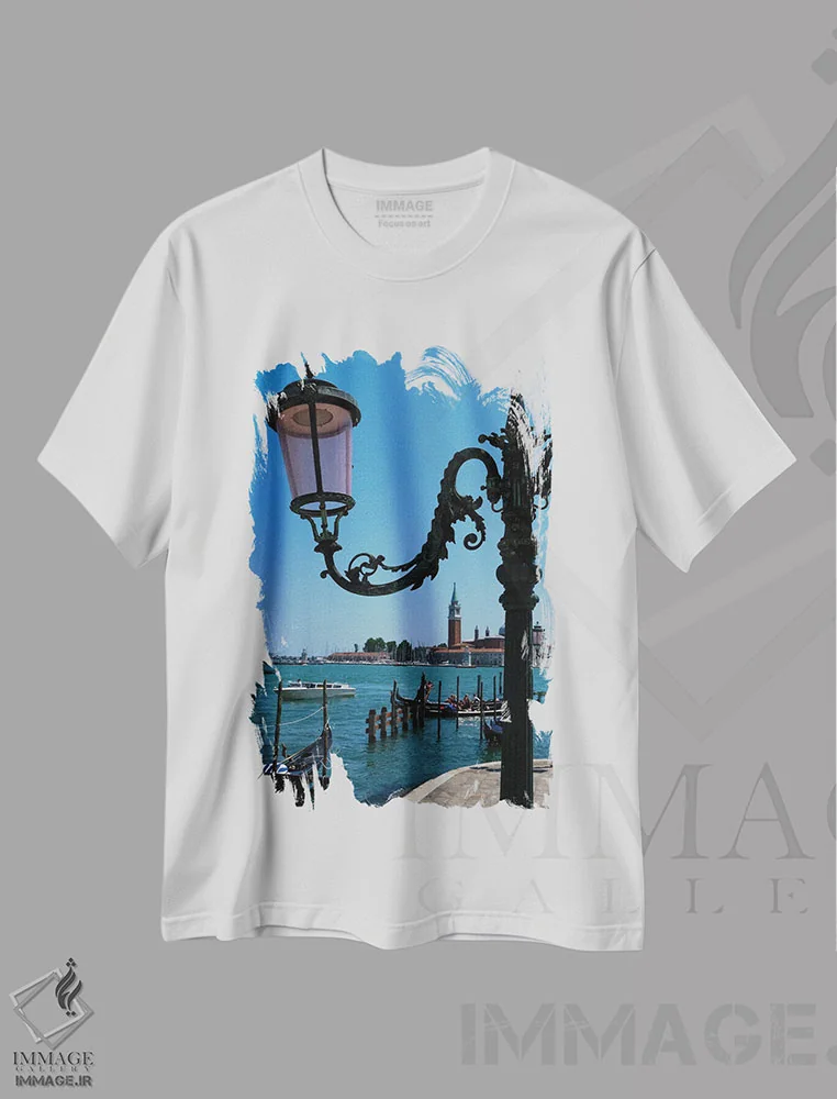 تیشرت سفید طرح دار سونات ونیزی، عکاسی ترکیبی اثر گیلیارد برسسان | immage.ir