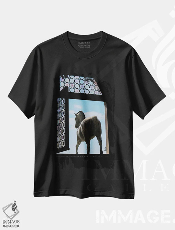 تیشرت مشکی طرح دار فراتر از پنجره، عکاسی ترکیبی اثر گیلیارد برسسان | فروشگاه ایماژ