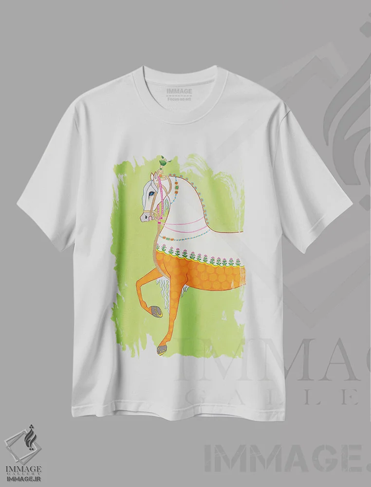 تیشرت سفید طرح دار اسب هندی سمت چپ، دکور آسیایی اثر گرین ارکید بوتیک | immage.ir