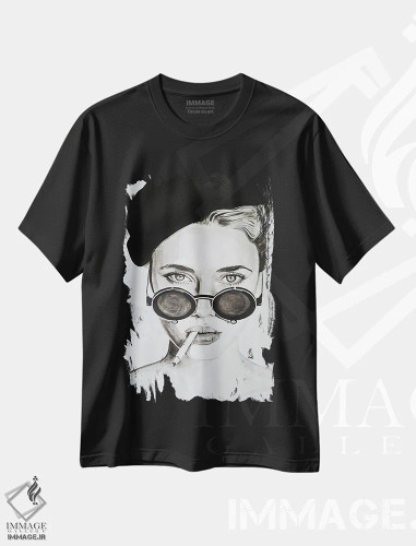 تیشرت مشکی طرح دار عینک آفتابی صورتی من سیاه شد، هنر تزئینی سیاه و سفید اثر گیل لبلو | فروشگاه ایماژ