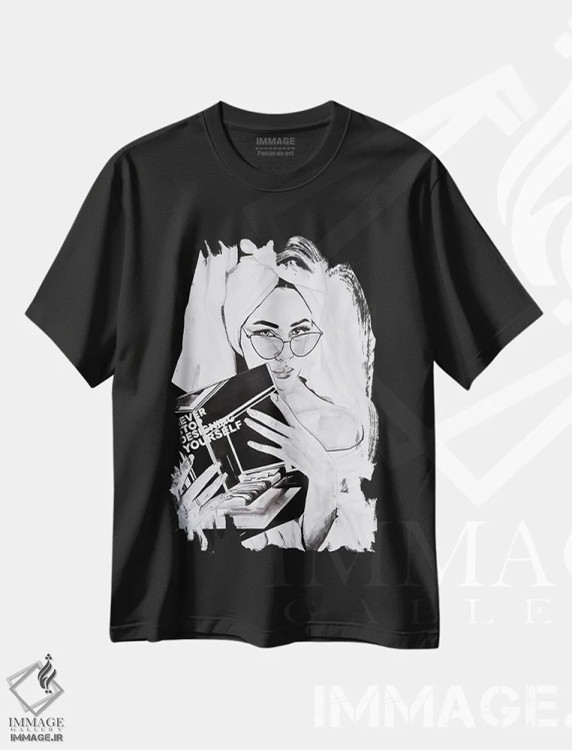 تیشرت مشکی طرح دار هیچ وقت از طراحی خودت دست نکش، هنر تزئینی سیاه و سفید اثر گیل لبلو | immage.ir