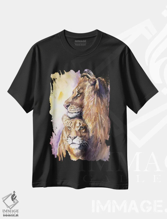 تیشرت مشکی طرح دار خانواده شیرها، مدیوم اثر جورج دیاچنکو | فروشگاه ایماژ