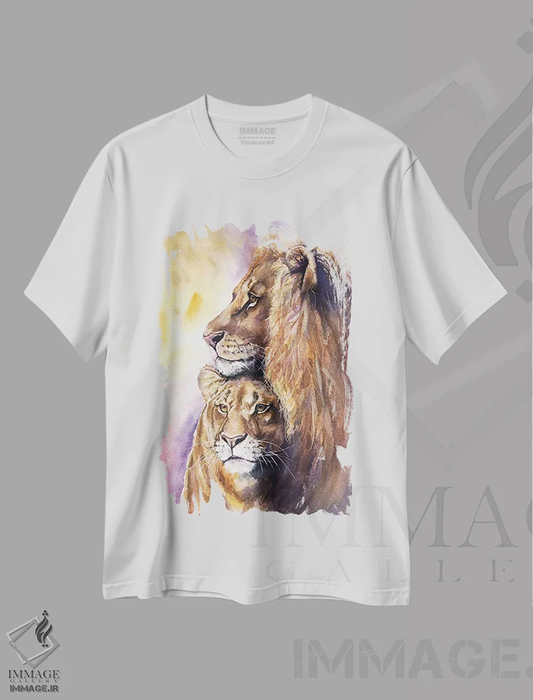 تیشرت سفید طرح دار خانواده شیرها، مدیوم اثر جورج دیاچنکو | immage.ir
