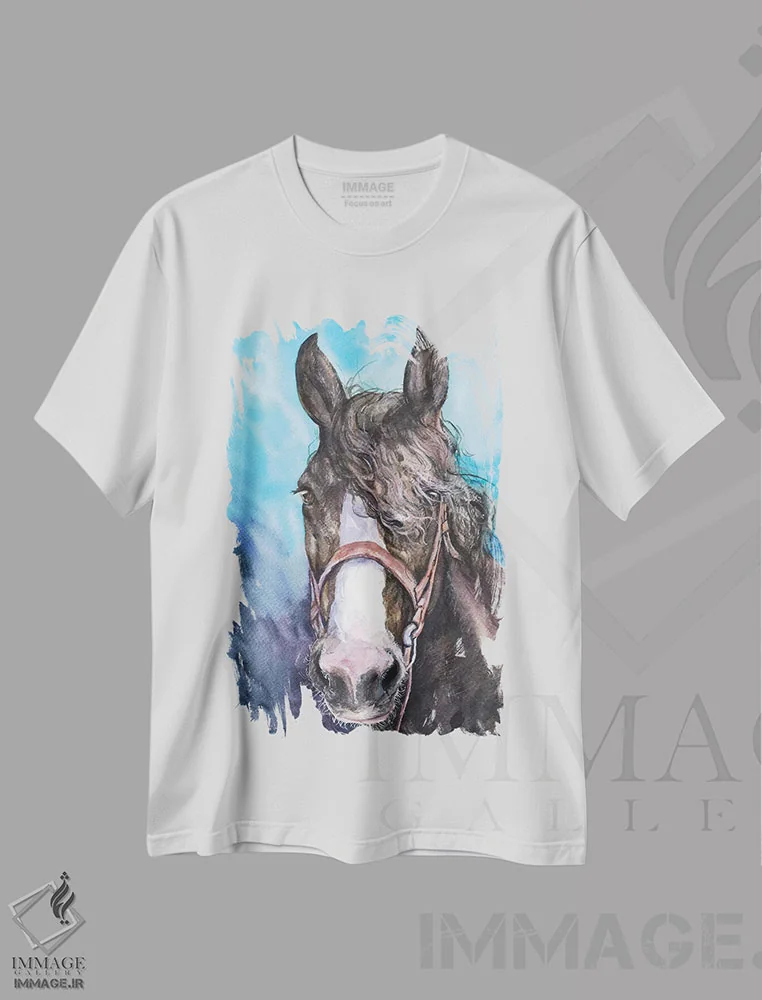 تیشرت سفید طرح دار اسب، مدیوم اثر جورج دیاچنکو | immage.ir