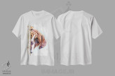 تیشرت سفید طرح دار قایم موشک بازی ۲، تزئینی اثر جورج دیاچنکو | فروشگاه ایماژ