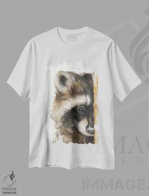 تیشرت سفید طرح دار راکون با حصار چوبی، تزئینی اثر جورج دیاچنکو | immage.ir