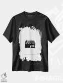 تیشرت مشکی طرح دار خانهٔ سیاه II در ایسلند، هنر تزئینی سیاه و سفید اثر مونیکا استریگل | فروشگاه ایماژ