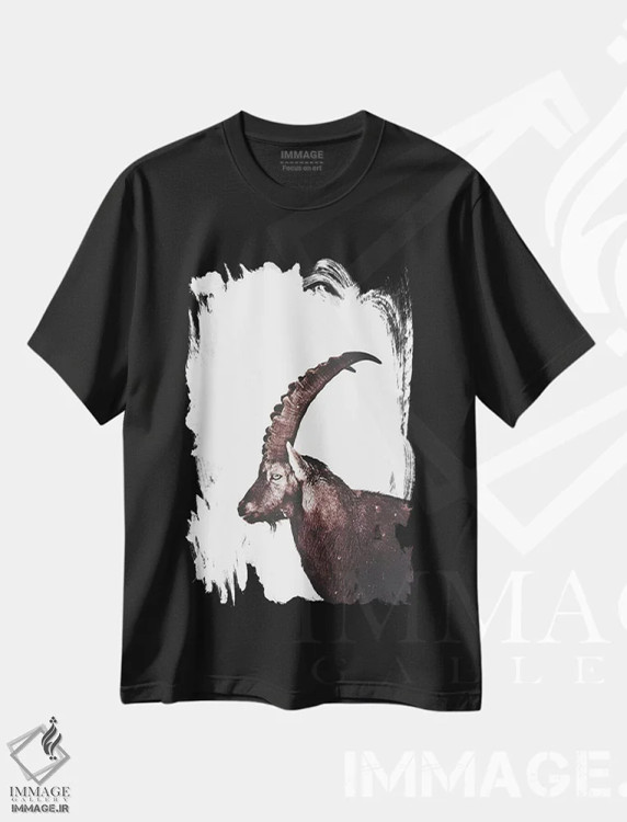 تیشرت مشکی طرح دار بزماهی در برف، دکور کلبه و لژ اثر مونیکا استریگل | فروشگاه ایماژ