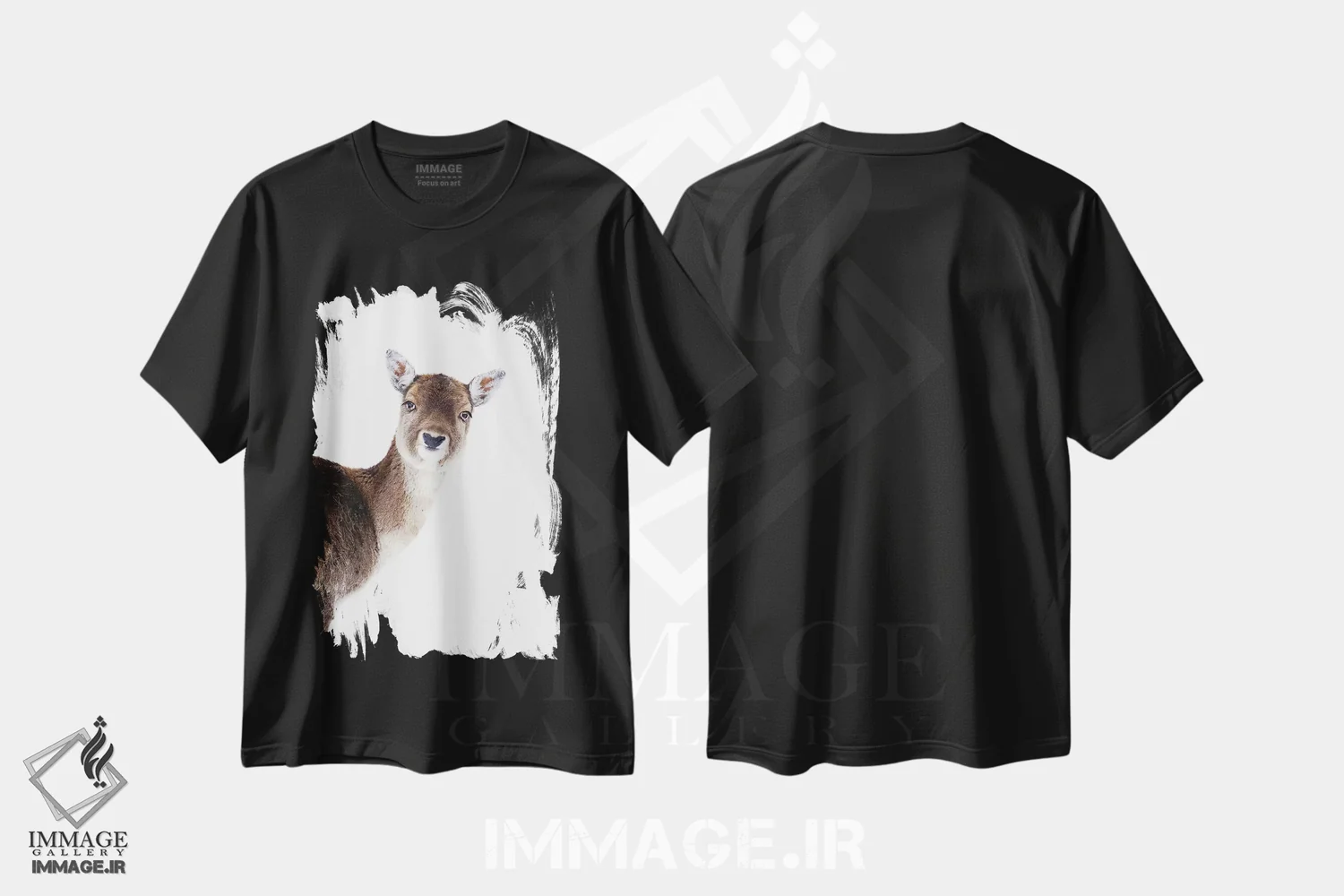 تیشرت مشکی طرح دار نگاه بازیگوش گوزن، دکور کلبه و لژ اثر مونیکا استریگل | فروشگاه ایماژ