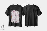 تیشرت مشکی طرح دار گل های صدتومانی صورتی، تزئینی اثر مونیکا استریگل | فروشگاه ایماژ