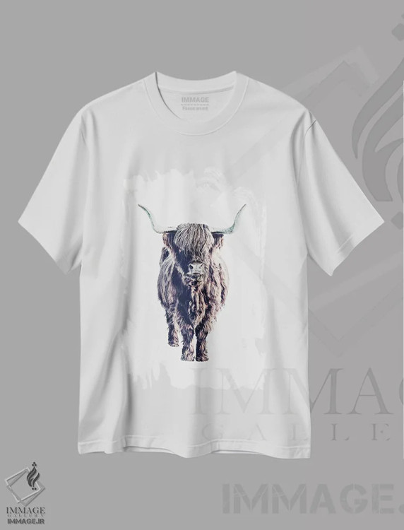تیشرت سفید طرح دار گاو کوهستانی کالین، سفید، دکور روستایی اثر مونیکا استریگل | immage.ir