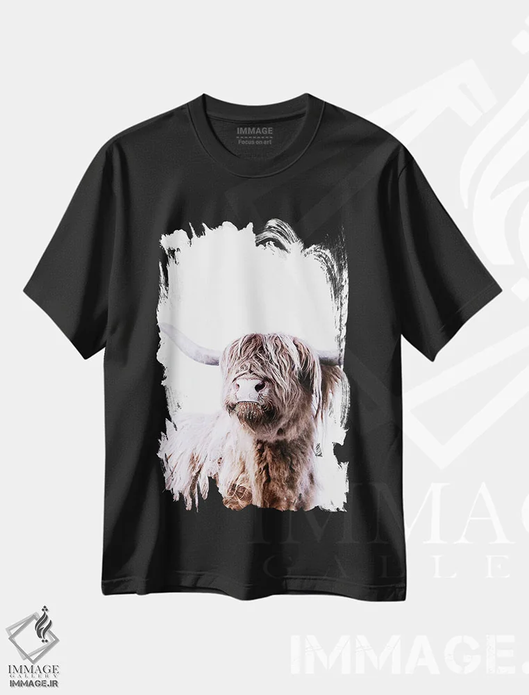 تیشرت مشکی طرح دار گاو کوهستانی فریدا، دکور روستایی اثر مونیکا استریگل | immage.ir