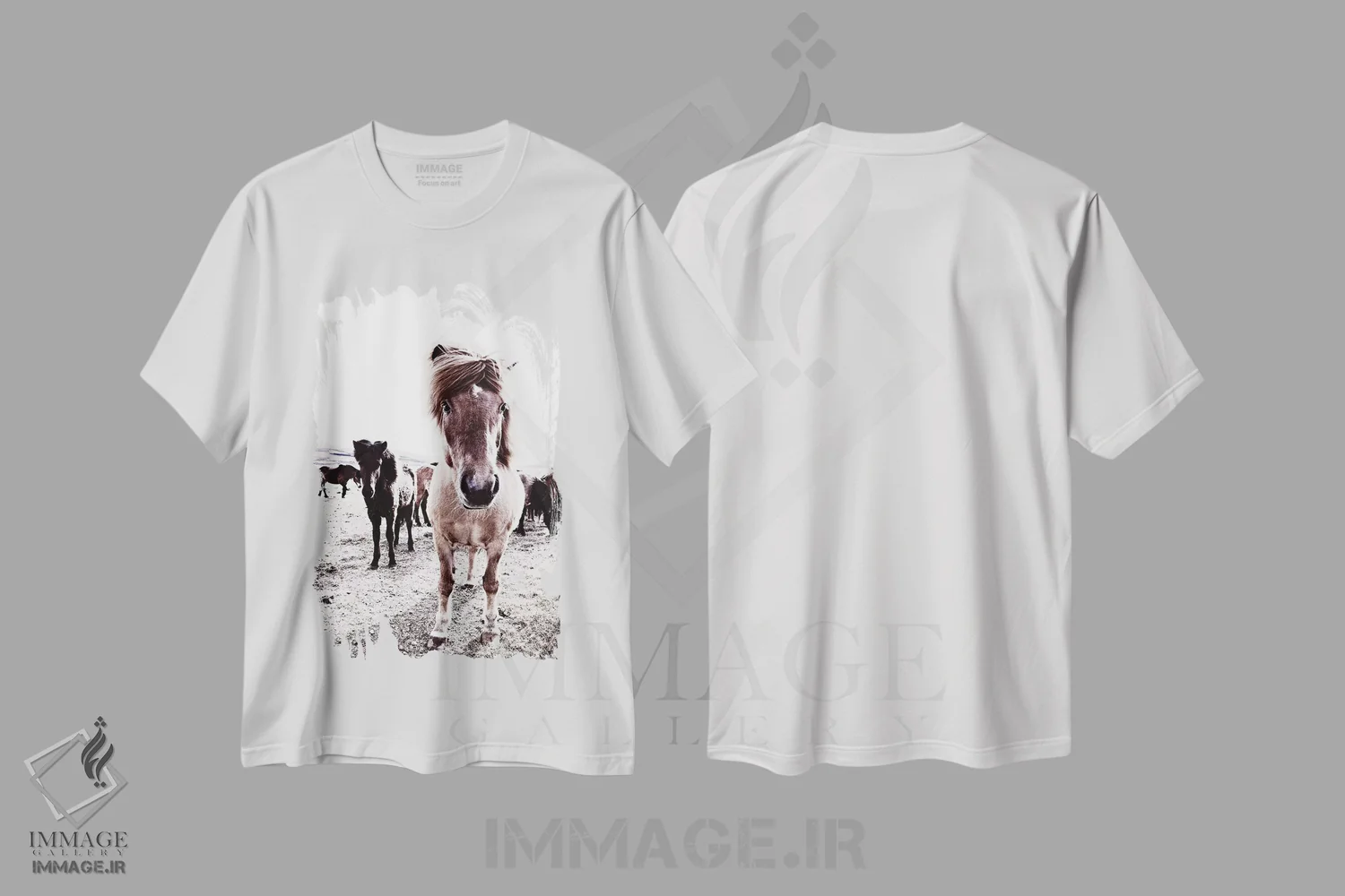تیشرت سفید طرح دار اسب ایسلندی ریکا، دکور روستایی اثر مونیکا استریگل | فروشگاه ایماژ