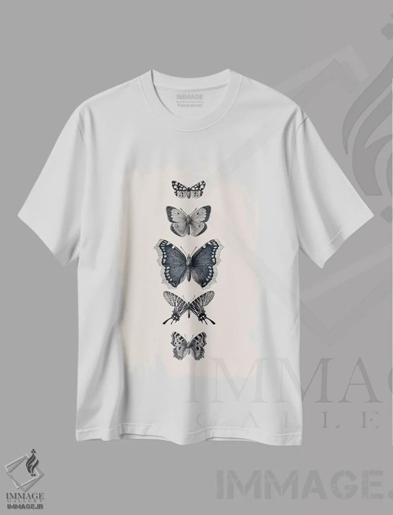 تیشرت سفید طرح دار پروانه های نقاشی شده با جوهر، دکور روستایی اثر مونیکا استریگل | فروشگاه ایماژ