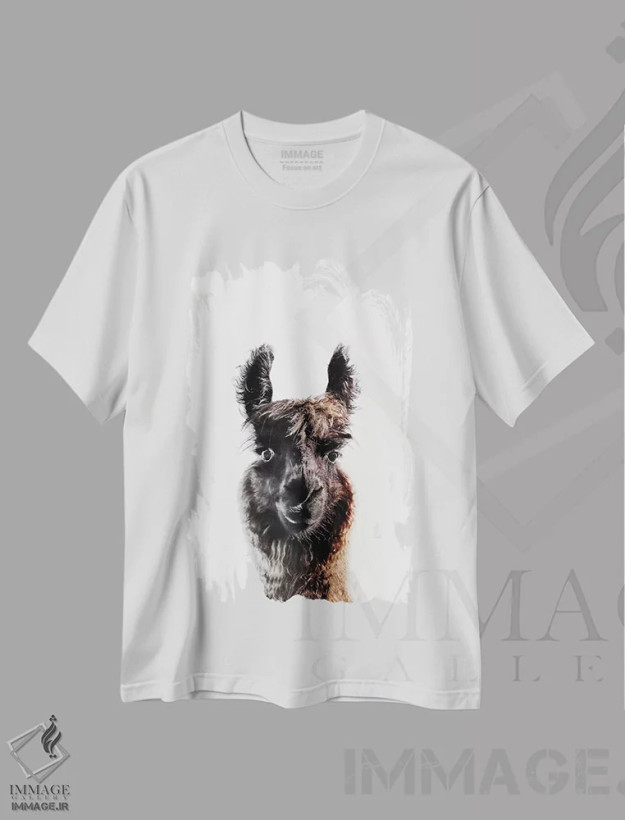 تیشرت سفید طرح دار لاما جورج، دکور روستایی اثر مونیکا استریگل | فروشگاه ایماژ