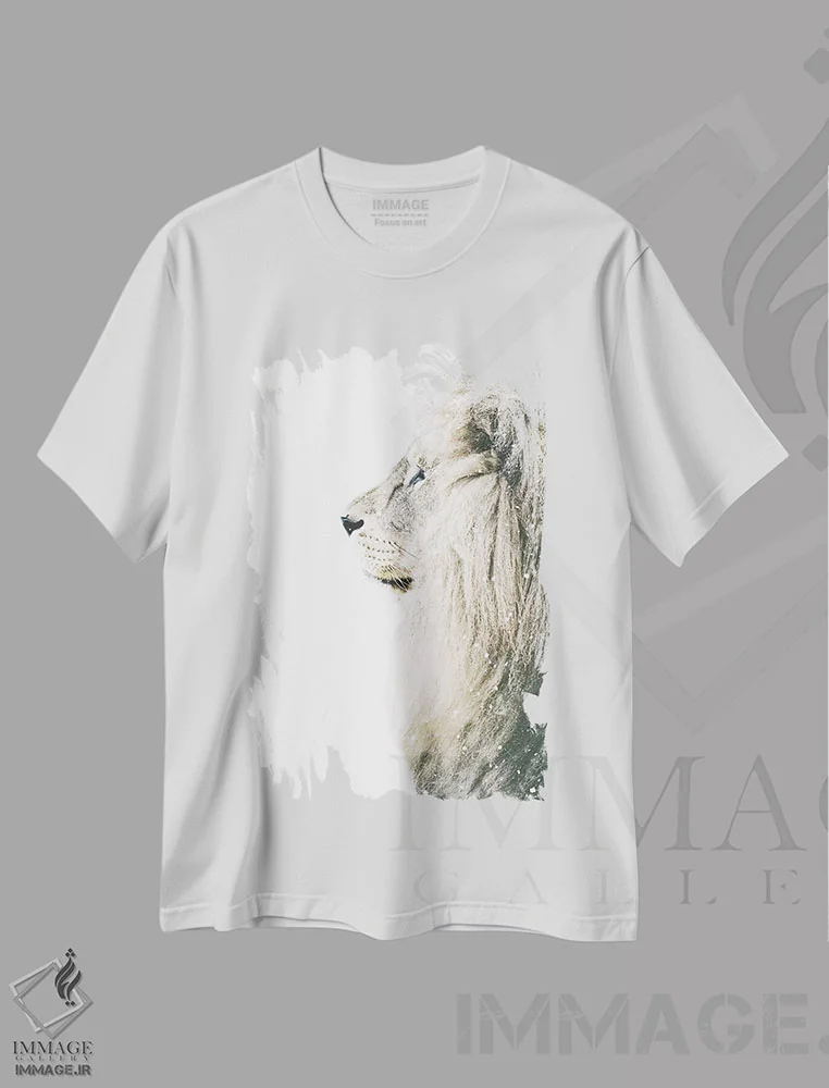 تیشرت سفید طرح دار شیر در برف، مدیوم اثر مونیکا استریگل | immage.ir