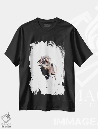 تیشرت مشکی طرح دار قوچ موفلون سفید، دکور کلبه و لژ اثر مونیکا استریگل | فروشگاه ایماژ