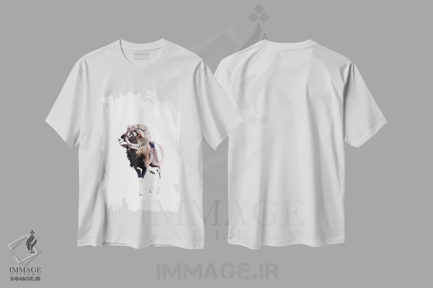 تیشرت سفید طرح دار قوچ موفلون سفید، دکور کلبه و لژ اثر مونیکا استریگل | immage.ir
