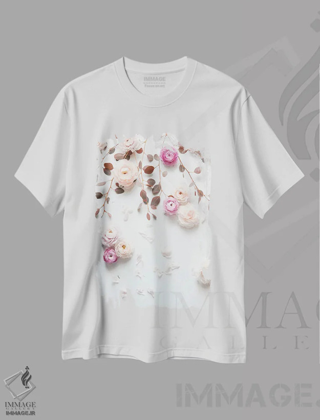 تیشرت سفید طرح دار دسته گل های بهاری با رزها، تزئینی اثر مونیکا استریگل | فروشگاه ایماژ