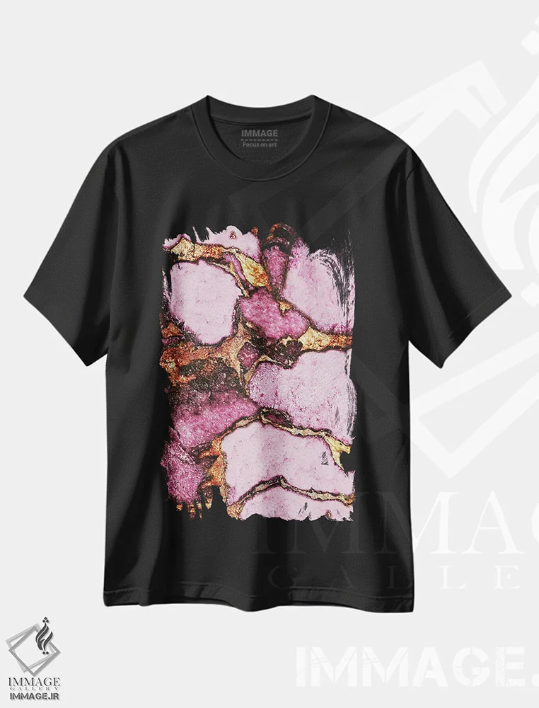 تیشرت مشکی طرح دار سنگ قیمتی و طلا اثر مونیکا استریگل | immage.ir